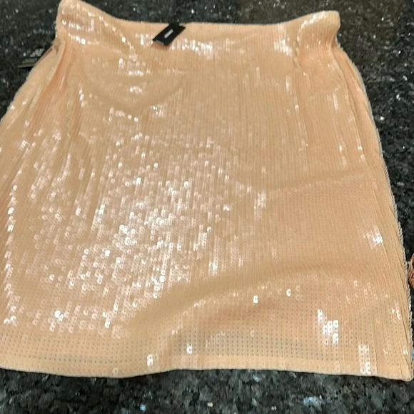 Express Super High Waisted Sequin Midi Pencil Skirt in
NWT - Picture 6 of 8